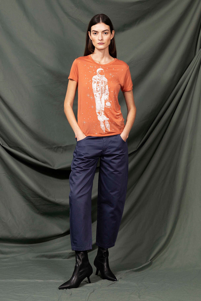 T-Shirt Medallon Astronauta Orange sportive, rockeuse ou résolument bohème, les t-shirts Misericordia sont pour tous les goûts