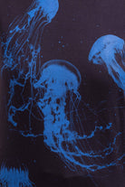 T-Shirt Medallon Medusas Bleu Marine mode graphique, ligne féminine et légèrement rétro, motifs arty