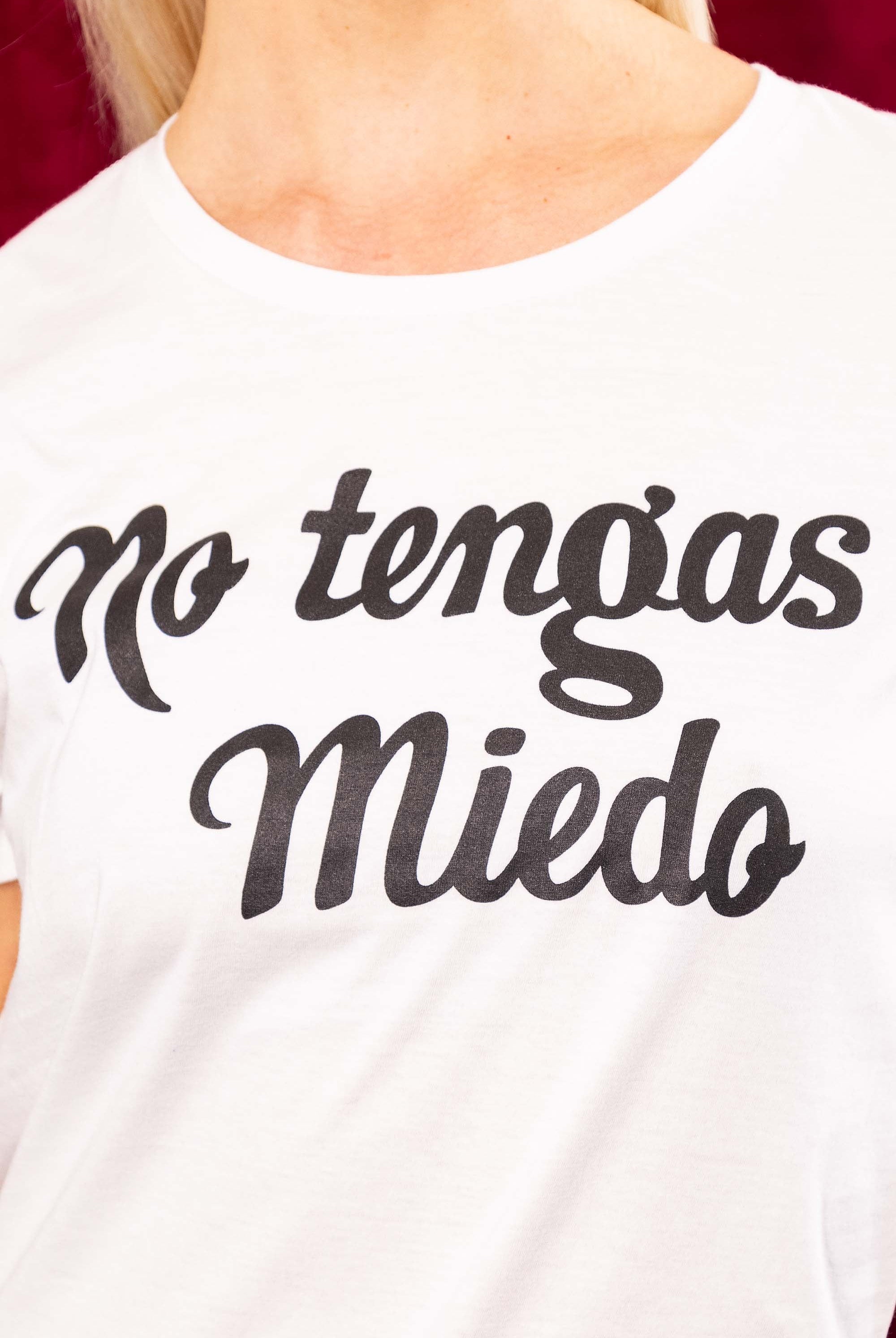T-Shirt Medallon No tengas Miedo Blanc mode graphique, ligne féminine et légèrement rétro, motifs arty