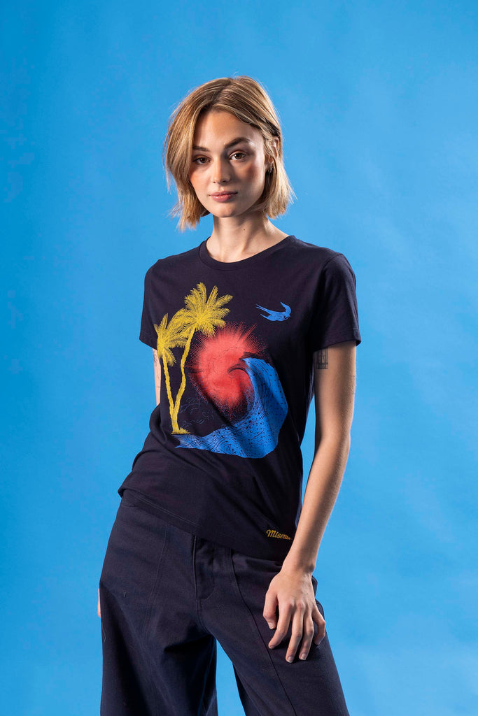 T-Shirt Medallon Palmera Bleu Marine sportive, rockeuse ou résolument bohème, les t-shirts Misericordia sont pour tous les goûts