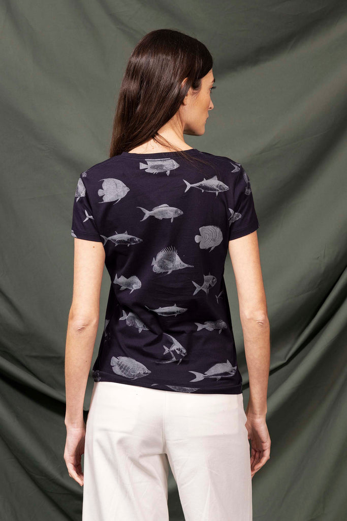 T-Shirt Medallon Pescado Bleu Marine sportive, rockeuse ou résolument bohème, les t-shirts Misericordia sont pour tous les goûts