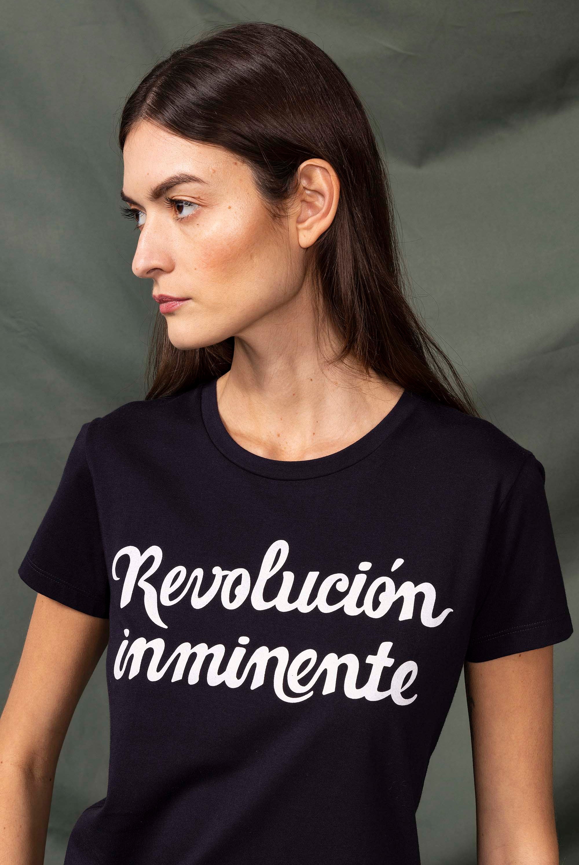 T-Shirt Medallon Revolucion Inminente Bleu Marine t-shirts à message, des gros logos et des couleurs vitaminées