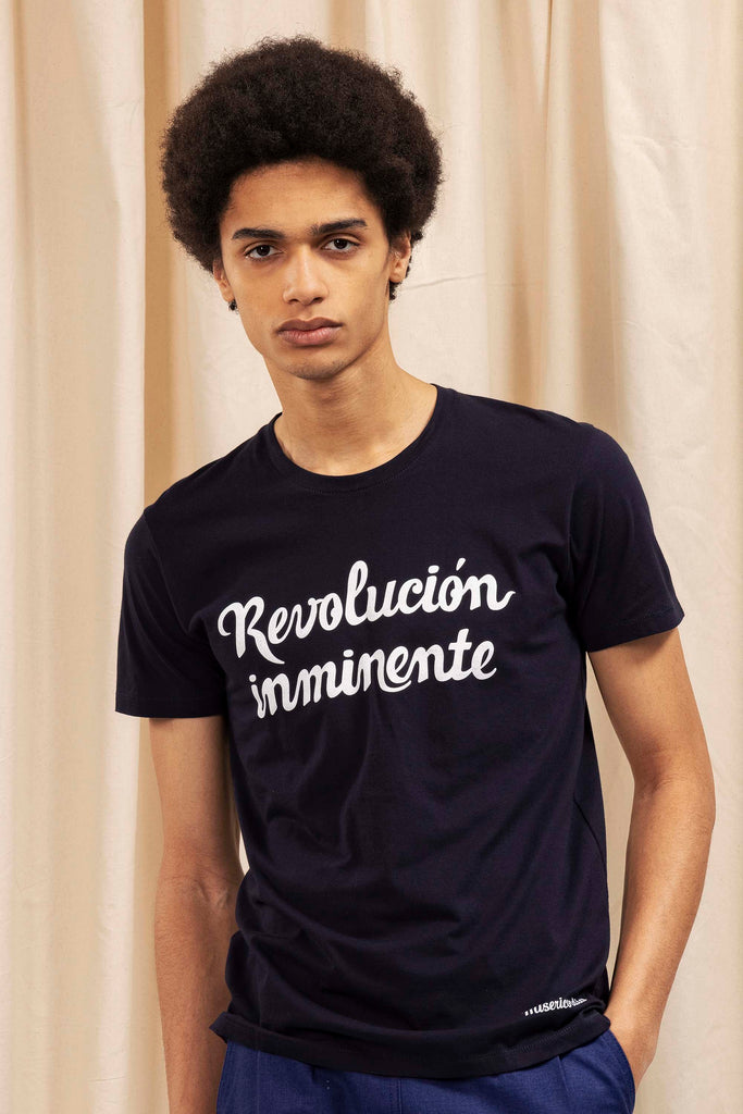 T-Shirt Querido Revolucion Inminente Bleu Marine jouer la carte de l'originalité avec les t-shirts à message Misericordia