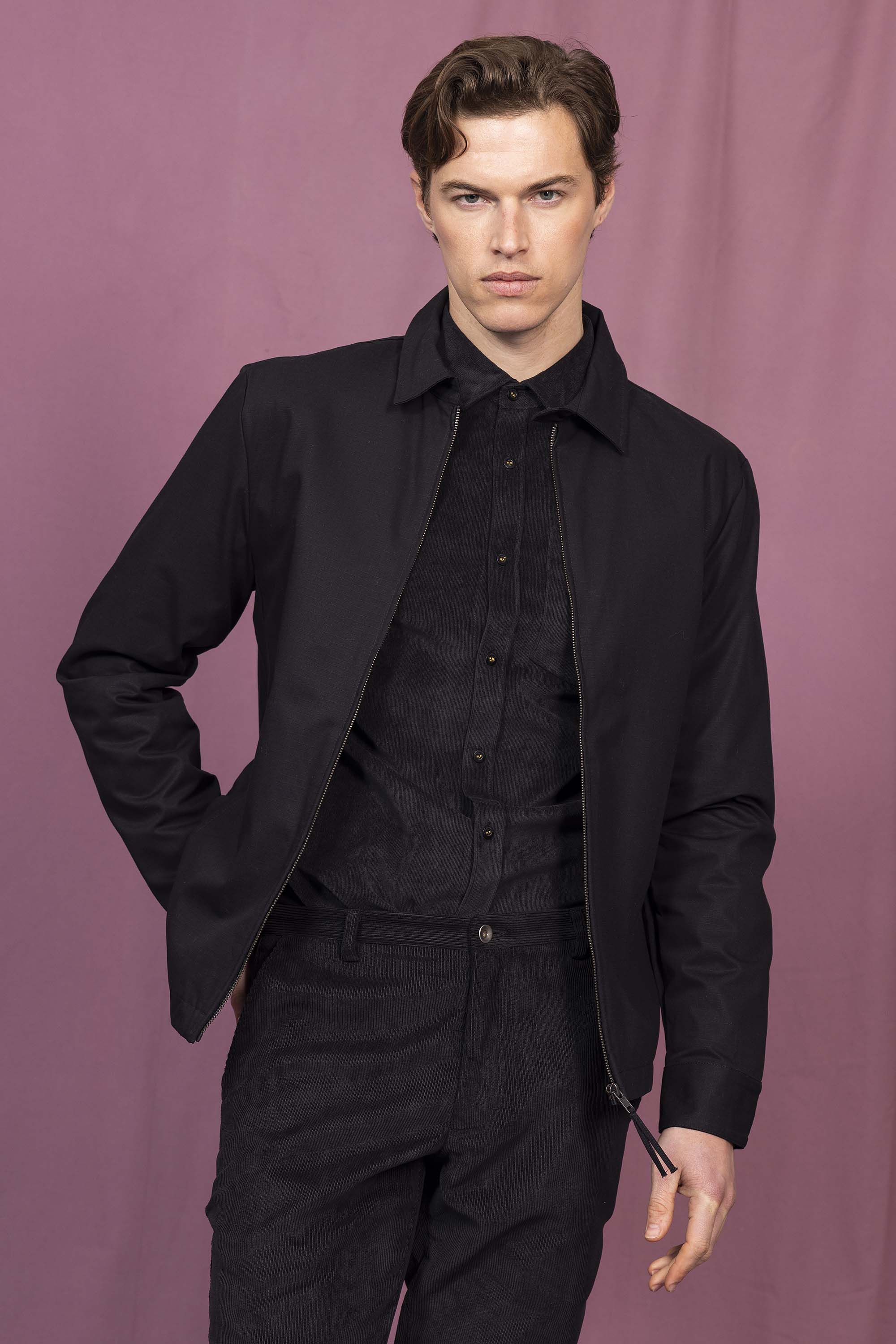Veste Mendoza Noir look moderne et viril avec un vaste panel de coupes et de couleurs