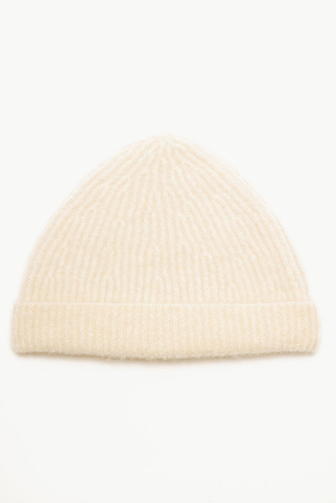 Bonnet Lija Écru Bonnet équilibre parfait entre confort et élégance bonnets chaud en alpaga savoir-faire unique