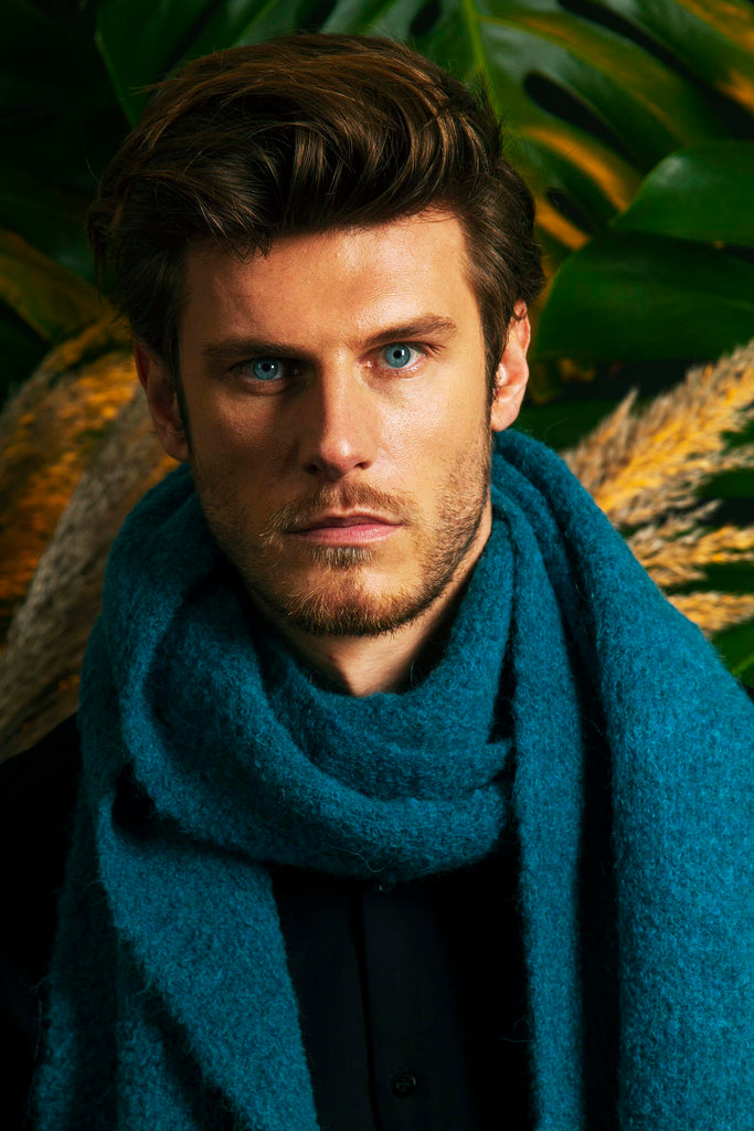 Écharpe Boucle Bleu lagon chaude ou légère une inspiration pour peaufiner un style dandy et citadin