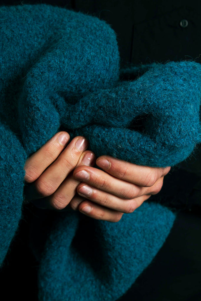 Écharpe Boucle Bleu lagon matière de belle qualité et finition remarquable fait un accessoire essentiel